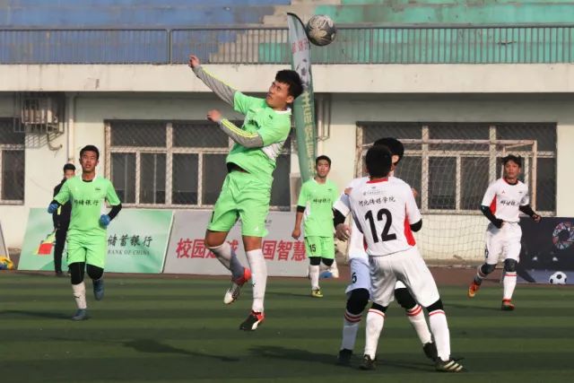 英超过去十年过人王阵容揭晓，阿达玛领衔